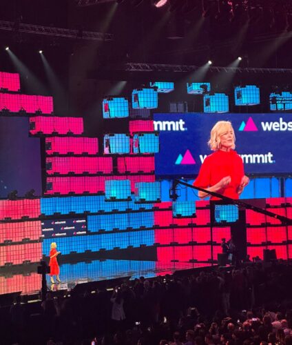 Katherine Maher faz sua estreia como CEO do Web Summit